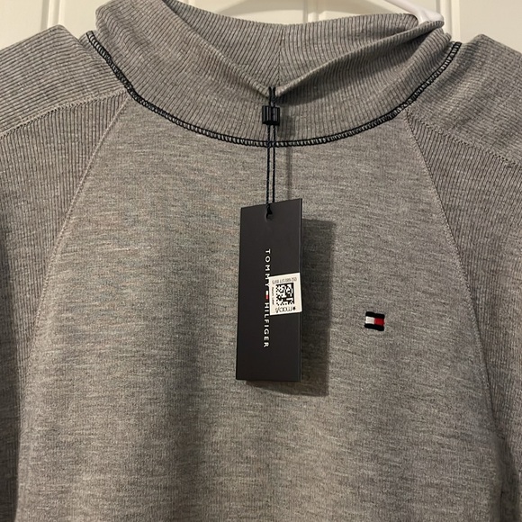 NWT women’s Tommy Hilfiger sweater dress - Picture 2 of 4